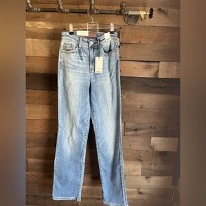 NWT Judy Blue Light Wash Straight Leg Jeans